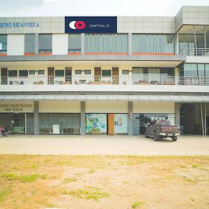 Capital O Oyo 785 The Greenhive Hotel